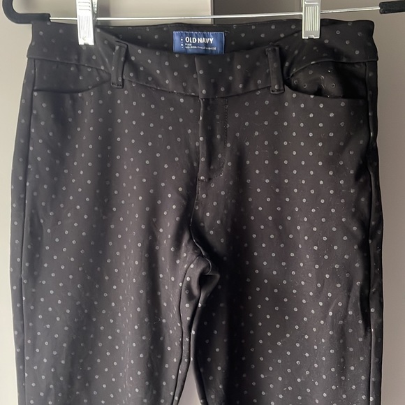 Old Navy Women’s Pixie Pants - Picture 2 of 3